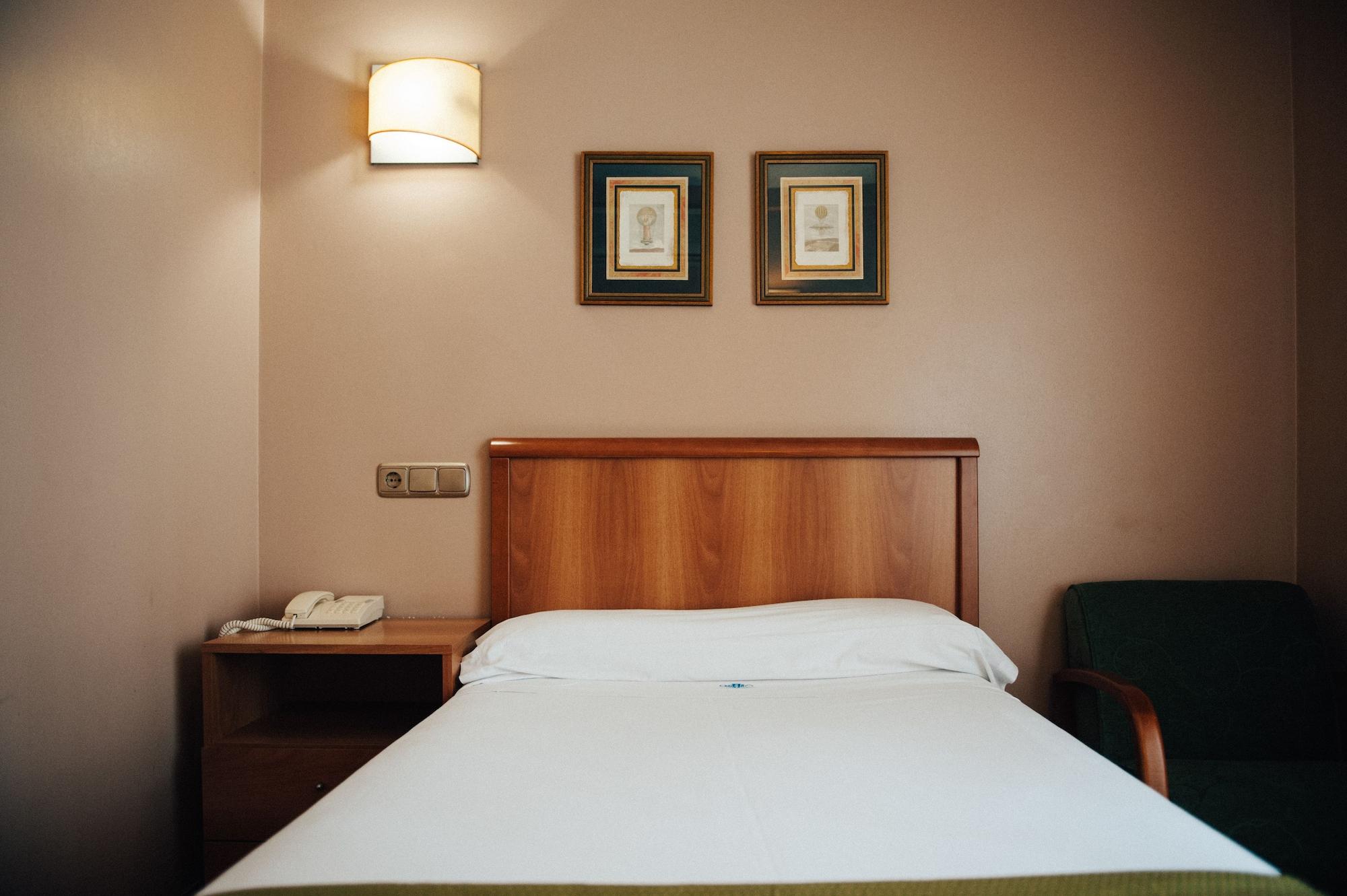 Hotel Carreno Οβιέδο Εξωτερικό φωτογραφία