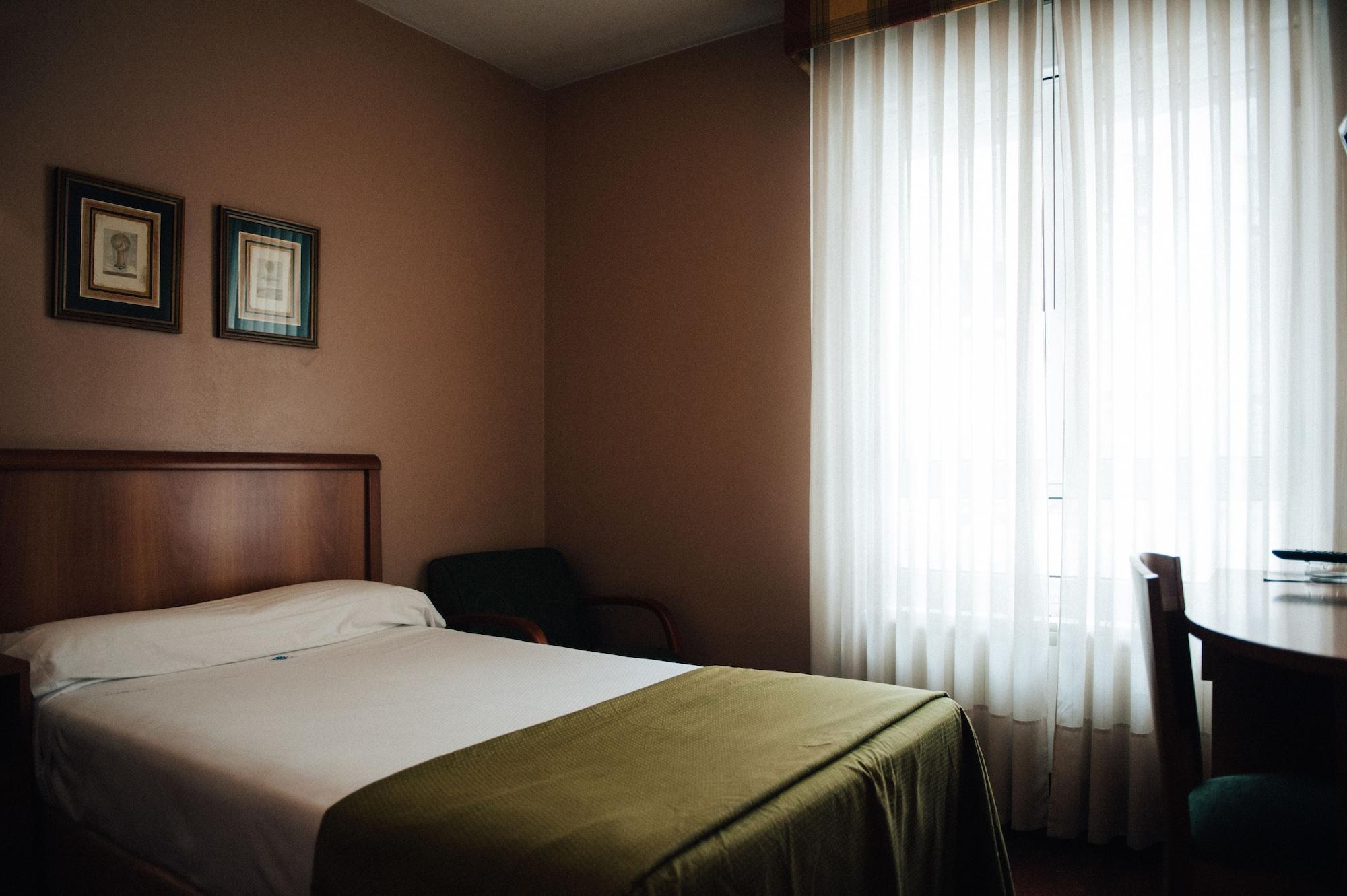 Hotel Carreno Οβιέδο Εξωτερικό φωτογραφία
