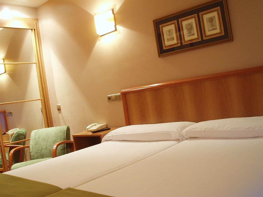 Hotel Carreno Οβιέδο Εξωτερικό φωτογραφία