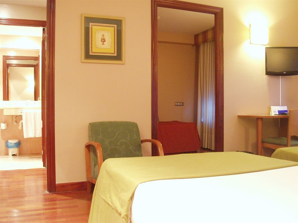 Hotel Carreno Οβιέδο Εξωτερικό φωτογραφία
